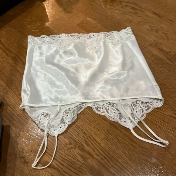 vintage white lace top lingerie Victorias Secret size small - Picture 2 of 3